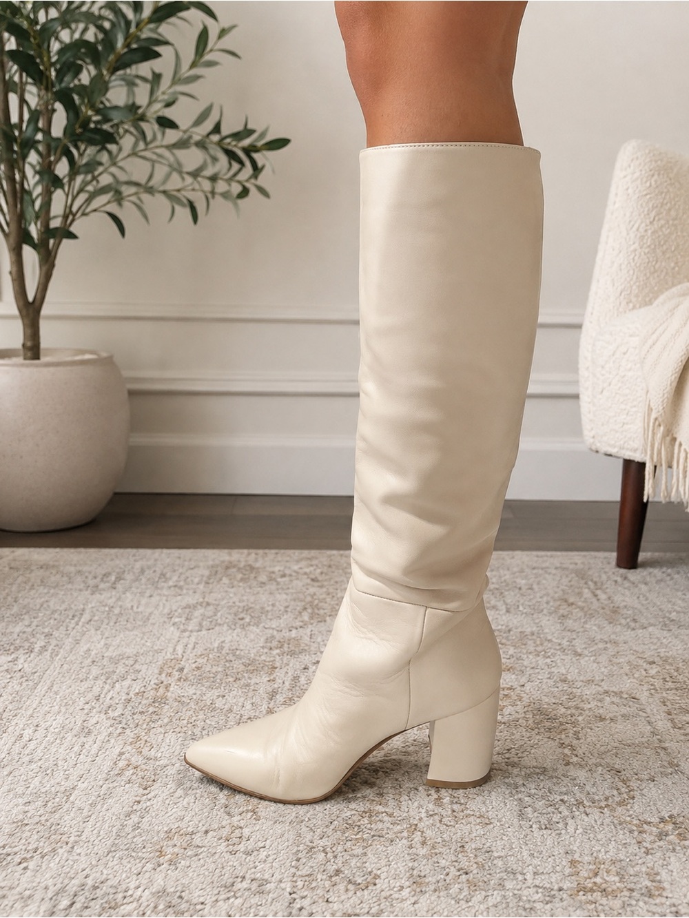 Steve Madden Nilly Ecru Pointed Toe Knee High Block Heel Boots Leather Pull On